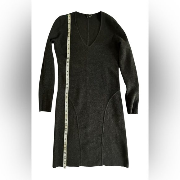 Theory Charcoal Wool Blend Sweater Dress Women’s S Long Sleeve V-Neck Bodycon - Picture 8 of 8
